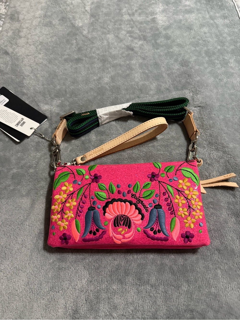 Consuela Ivy Uptown Crossbody
6 Card Slots and ID
2 Interior Zip
1 Rear Zip - Picture 3 of 5